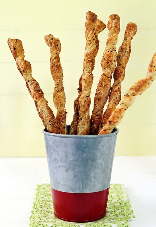 PARMESAN GARLIC PUFF PASTRY BREADSTICK TWISTS