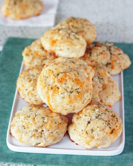 Homemade Red Lobster Cheddar Biscuits