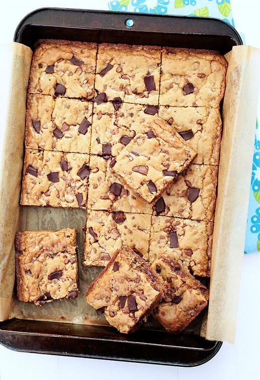 TOFFEE CHIP BLONDIES