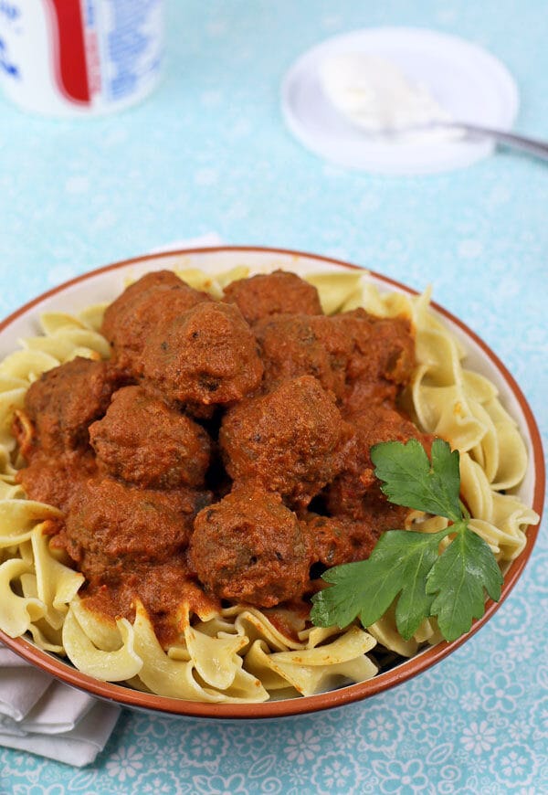 SLOW COOKER HUNGARIAN GOULASH MEATBALLS