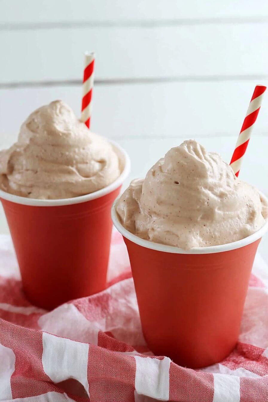HOW TO MAKE A WENDY’S FROSTY